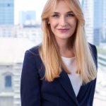 Szybki tor awansu: sprawdzone strategie na ekspresową karierę w korporacji