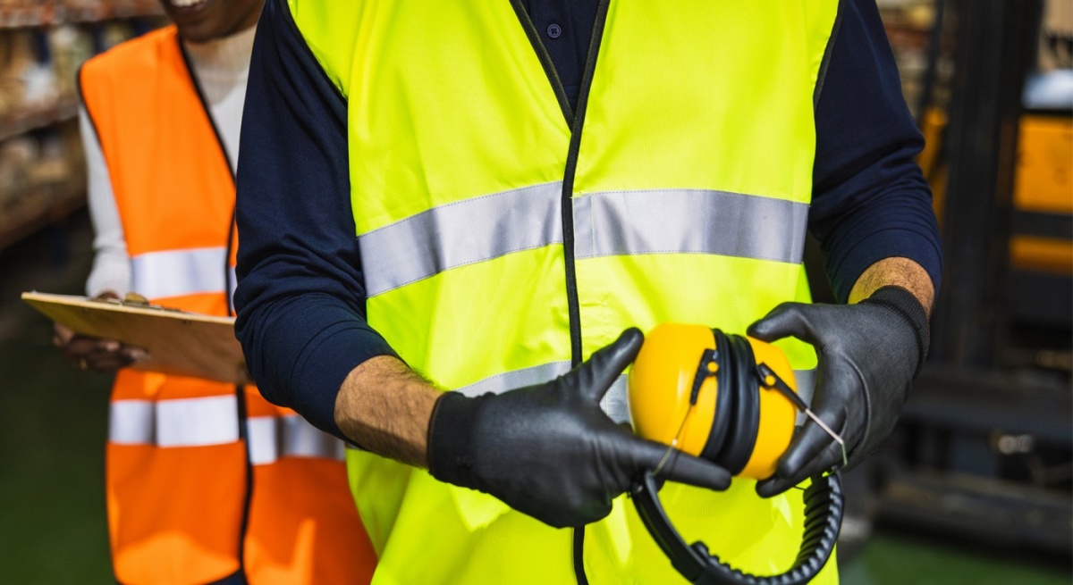 Szkolenia BHP: Jakie są najnowsze zmiany w przepisach i jak dostosować do nich firmę?