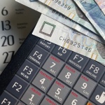 Miesiąc pod kontrolą: 9 sprytnych metod na skuteczne planowanie wydatków